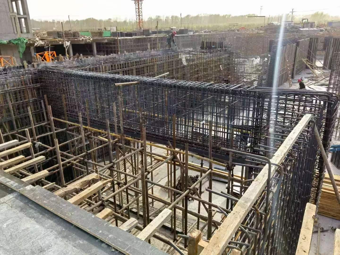 泰安建筑基础筏板施工时混凝土有哪些常见问题?
